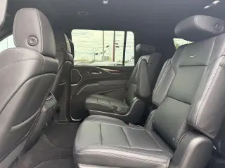 Cadillac Escalade ESV 2023 Luxury 4p SUV