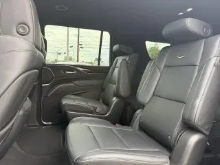 Cadillac Escalade ESV 2023 Luxury 4p SUV