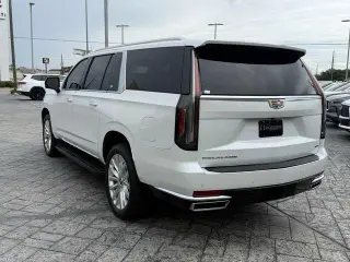 Cadillac Escalade ESV 2023 Luxury 4p SUV