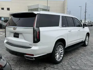 Cadillac Escalade ESV 2023 Luxury 4p SUV