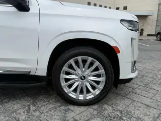 Cadillac Escalade ESV 2023 Luxury 4p SUV