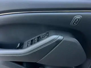 Ford Mustang Mach-E 2025 Select 4dr SUV