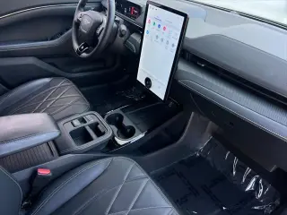Ford Mustang Mach-E 2025 Select 4dr SUV