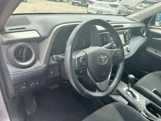 Toyota RAV4 2018 AWD XLE 4dr SUV