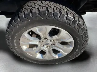 Ford F-150 2021 4x4 Platinum 4p SuperCab 5.5 ft. CA