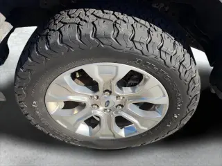 Ford F-150 2021 4x4 Platinum 4p SuperCab 5.5 ft. CA
