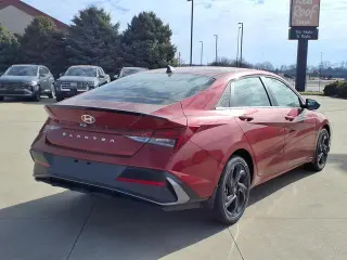 Hyundai ELANTRA 2026 SEL Sport Premium 4dr Sedán