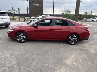 Hyundai ELANTRA Hybrid 2025 SEL Sport 4p Sedan