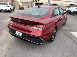 Hyundai ELANTRA Hybrid 2025 SEL Sport 4p Sedan