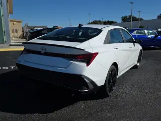 Hyundai ELANTRA 2026 SEL Sport 4p Sedan