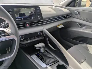 Hyundai ELANTRA 2026 SEL Sport 4dr Sedán