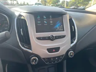 Chevrolet Cruze 2018 LS Auto 4p Sedan