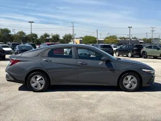 Hyundai ELANTRA 2025 SE 4p Sedano
