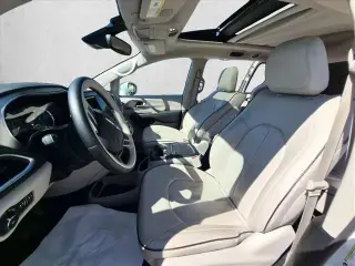 Chrysler Pacifica Hybrid 2018 Limited 4dr Mini-Van