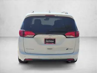 Chrysler Pacifica Hybrid 2018 Limited 4dr Mini-Van