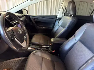 Toyota Corolla 2017 SE 4p Sedan 6M