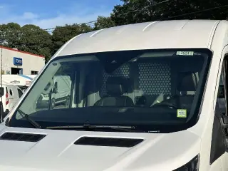 Ford Transit 2023 250 3dr SWB Techo Medio Caravana de Carga