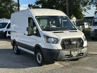 Ford Transit 2023 250 3dr SWB Techo Medio Caravana de Carga
