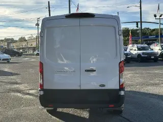 Ford Transit 2023 250 3dr SWB Techo Medio Caravana de Carga
