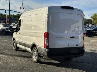 Ford Transit 2023 250 3dr SWB Techo Medio Caravana de Carga