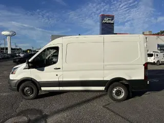 Ford Transit 2023 250 3dr SWB Techo Medio Caravana de Carga