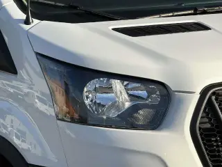 Ford Transit 2023 250 3dr SWB Techo Medio Caravana de Carga