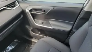 Toyota RAV4 2020 LE SUV 4 puertas