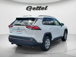 Toyota RAV4 2020 LE SUV 4 puertas