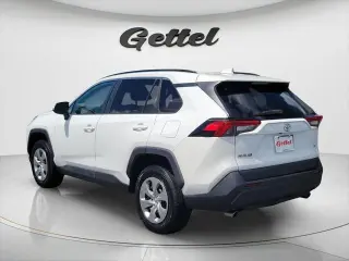 Toyota RAV4 2020 LE SUV 4 puertas