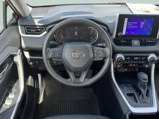 Toyota RAV4 2025 XLE 4p SUV