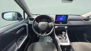 Toyota RAV4 2025 XLE 4dr SUV