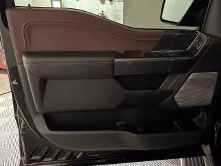 Ford F-150 2023 4x4 Lariat 4dr SuperCrew 5.5 ft. SB