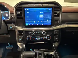 Ford F-150 2023 4x4 Lariat 4dr SuperCrew 5.5 ft. SB