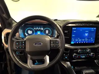 Ford F-150 2023 4x4 Lariat 4dr SuperCrew 5.5 ft. SB
