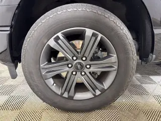 Ford F-150 2023 4x4 Lariat 4dr SuperCrew 5.5 ft. SB