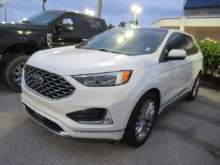 Ford Edge 2022 AWD Titanium 4dr Crossover