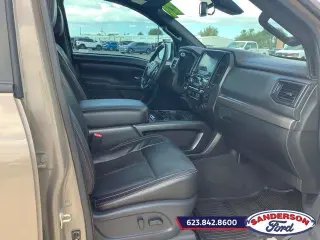 Nissan Titan 2021 4x4 PRO-4X 4dr Crew Cab 5.6 ft. SB
