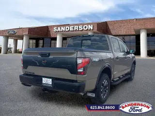Nissan Titan 2021 4x4 PRO-4X 4dr Crew Cab 5.6 ft. SB