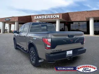 Nissan Titan 2021 4x4 PRO-4X 4dr Crew Cab 5.6 ft. SB