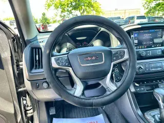 GMC Canyon 2022 4x4 Denali 4p. Cabina de tripulación 5 pies de BA