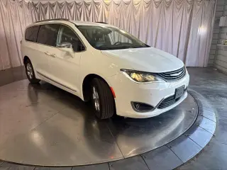Chrysler Pacifica Hybrid 2018 Limited 4dr Mini-Van