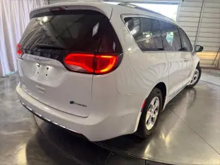 Chrysler Pacifica Hybrid 2018 Limited 4dr Mini-Van