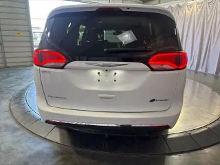 Chrysler Pacifica Hybrid 2018 Limited 4dr Mini-Van