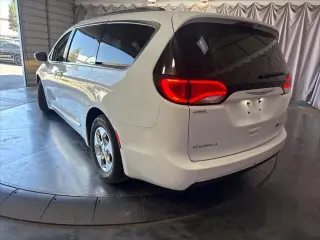 Chrysler Pacifica Hybrid 2018 Limited 4dr Mini-Van