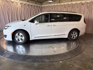 Chrysler Pacifica Hybrid 2018 Limited 4dr Mini-Van