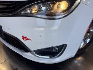 Chrysler Pacifica Hybrid 2018 Limited 4dr Mini-Van