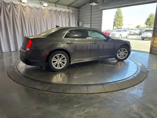 Chrysler 300 2019 Touring L 4dr Sedan