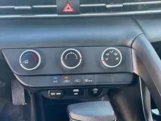 Hyundai ELANTRA 2025 SE 4dr Sedan