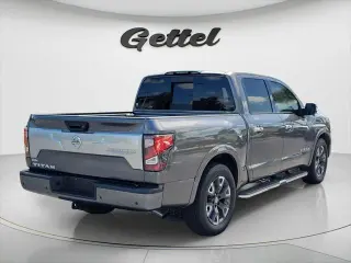 Nissan Titan 2021 4x2 Platino Reserva de Platino 4p Camioneta Cabina de Tripulacion 5.6 ft. BA