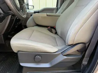 Ford F-250 Super Duty 2022 4x4 XL 4dr Crew Cab 6.8 ft. SB Pickup